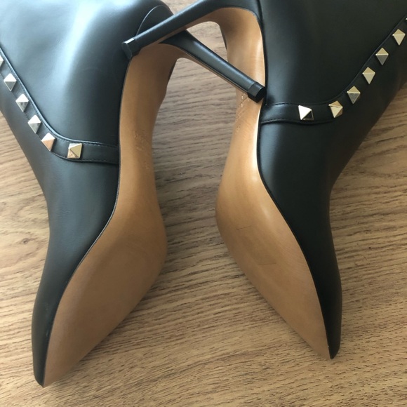NIB $1245 Valentino Garavani Rockstud Pointy Toe Leather Bootie - 6US / 36EU! - Picture 12 of 15